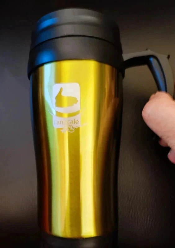 New black and gold thermos mug with lid – photo 2